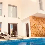 Luxury With Swimmingpool 木屋 托雷维耶哈
